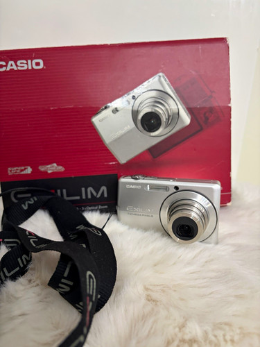 Casio exilim z700 - casio,