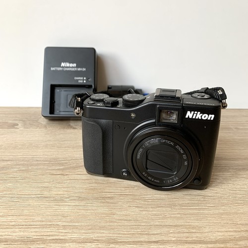 Fotocamera nikon coolpix p7000 - fotocamera,