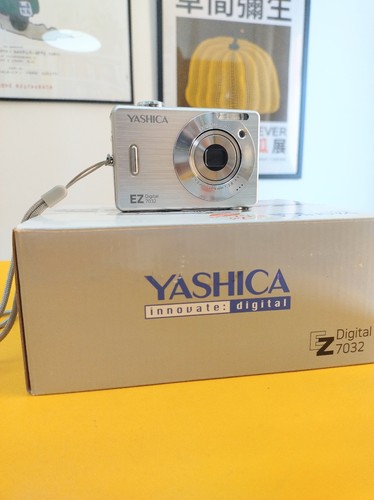 Yashica digital 7032 7mp - ez,